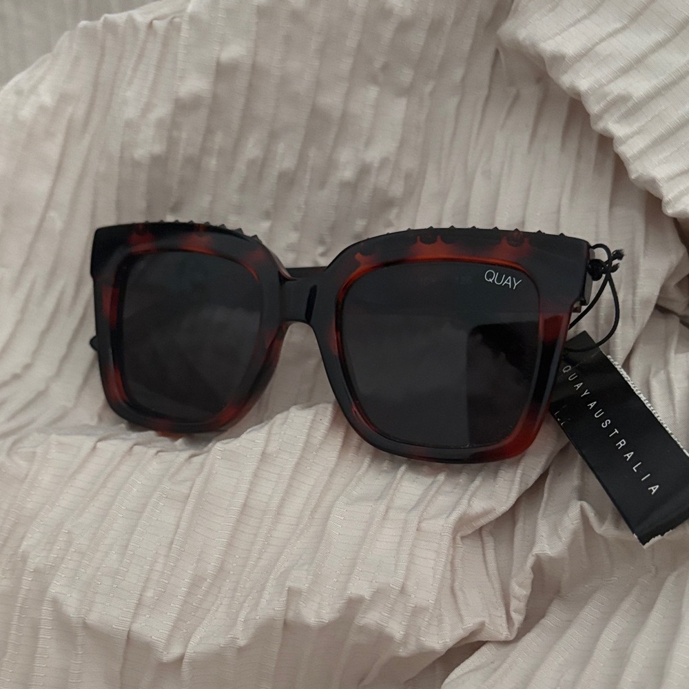 Quay Australia Tortoise Style Punk Glasses